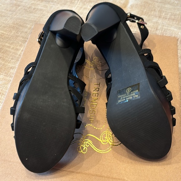 Trends Collection Heeled Sandals - Picture 4 of 5